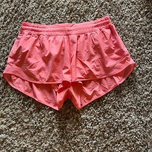 Lululemon Hotty hot 2.5" raspberry cream